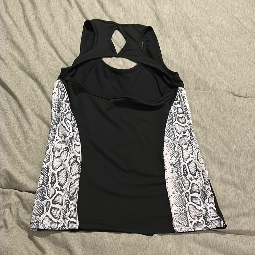 💫Black and White Tank Top with Snake Print - Picture 3 of 4